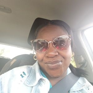 Meet your Posher, Malaica